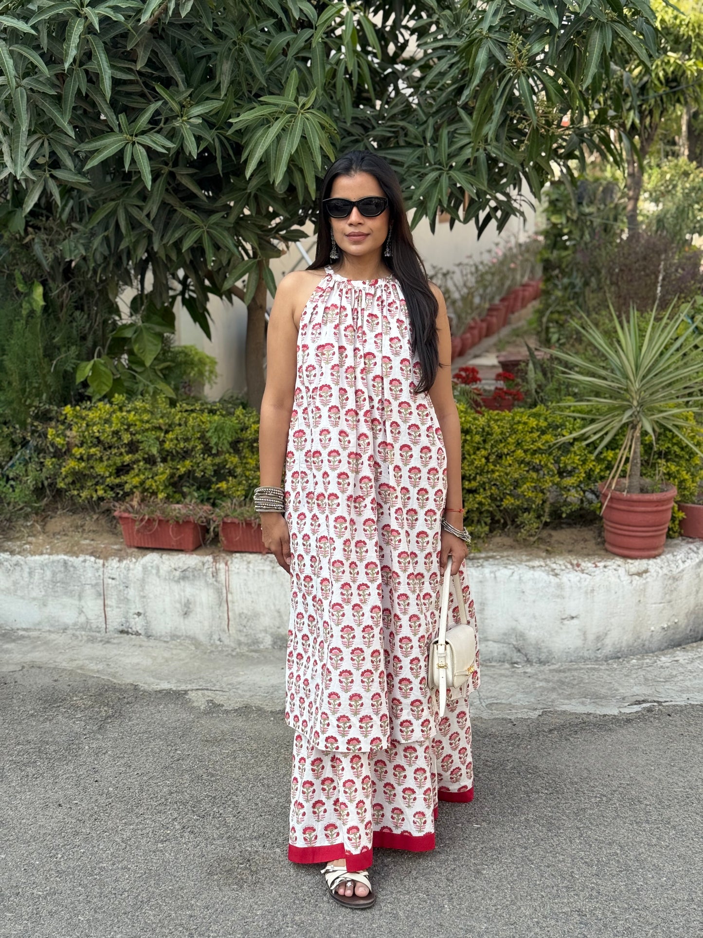 Aatreya - Sleeveless Maxi Dress