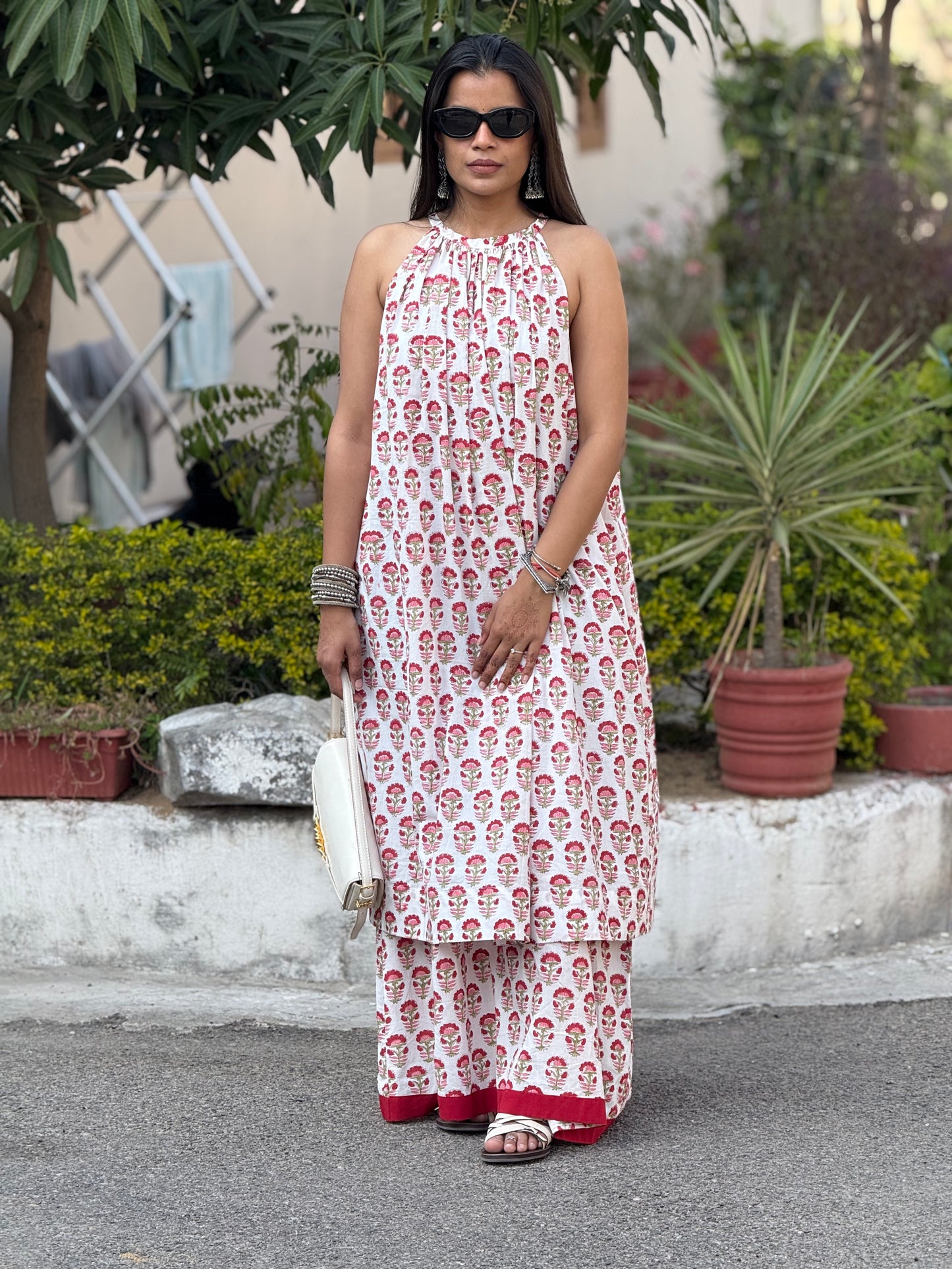 Aatreya - Sleeveless Maxi Dress