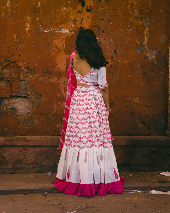 Meera Lehenga - Mughal Boota Lehenga