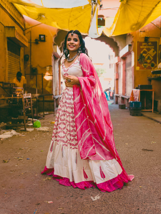 Meera Lehenga - Mughal Boota Lehenga