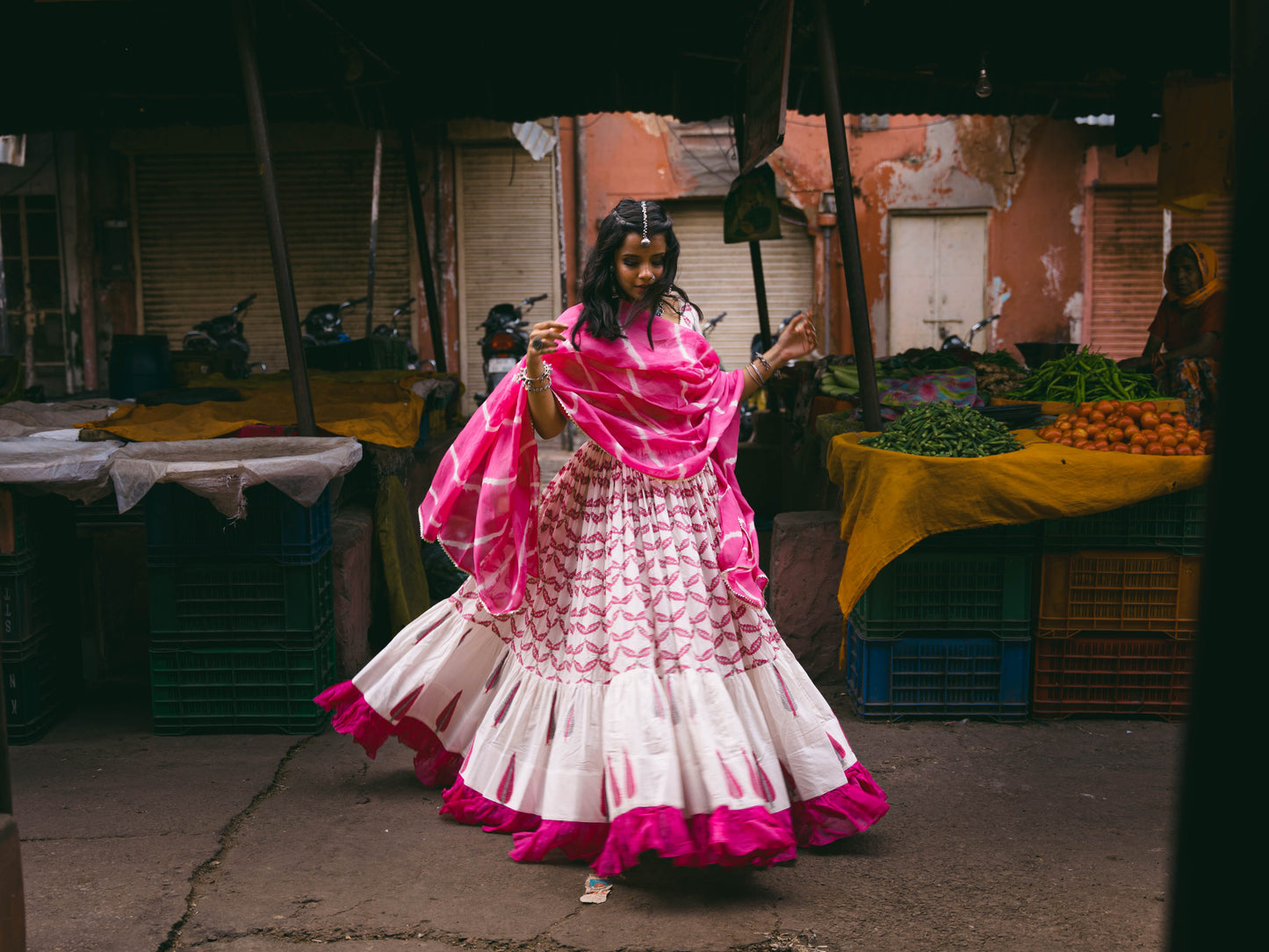 Meera Lehenga - Mughal Boota Lehenga