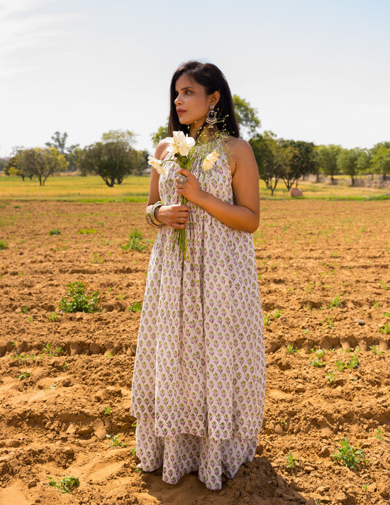 Aatreya - Sleeveless Maxi Dress